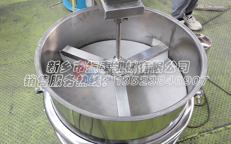 什么是強制振動篩？是在振動篩篩面加刮板嗎？